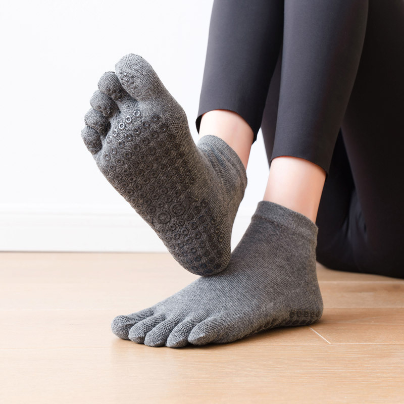5つま先の滑り止めソックス,通気性,滑り止め,綿,ヨガ,バレ - Pilates Yoga Grip Socks のレビューと価格