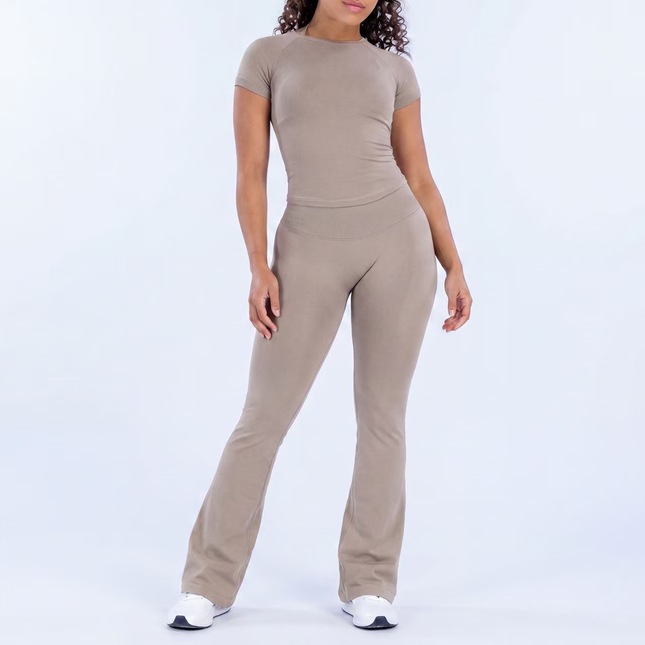 2ピースインパクトヨガピラティススーツ、フレアパンツとバック - Pilates In Yoga Pants のレビューと価格